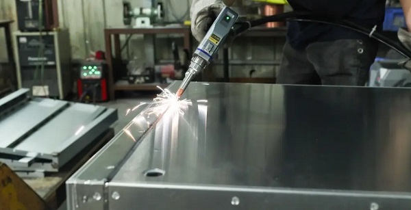 激光焊接机如何进行光路调整? 激光焊接机如何进行光路调整?