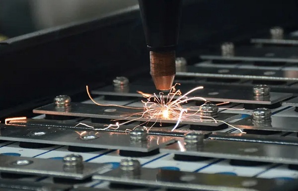 什么是连续光纤激光焊接机? 什么是连续光纤激光焊接机?