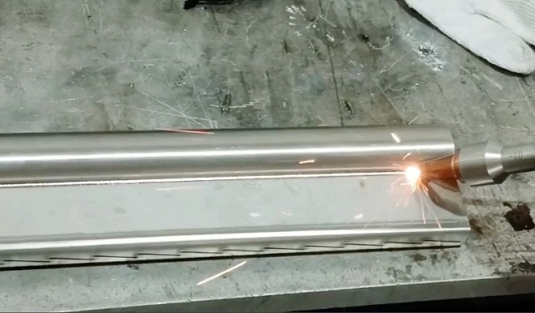 激光焊接机焊接时有焊渣的原因