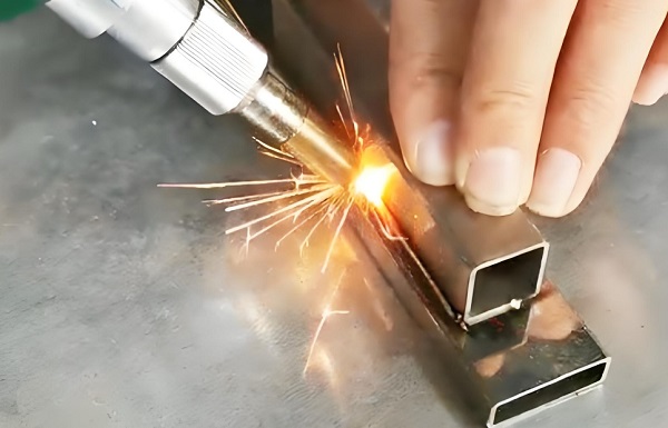 手持激光焊接机能焊不锈钢吗？