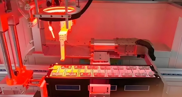 龙门式激光焊机推动新能源电池模组智能制造