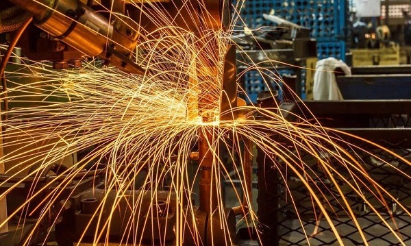 光纤激光焊接机焊接时有飞溅怎么办？