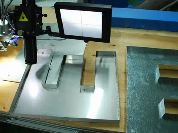 广告字激光焊接