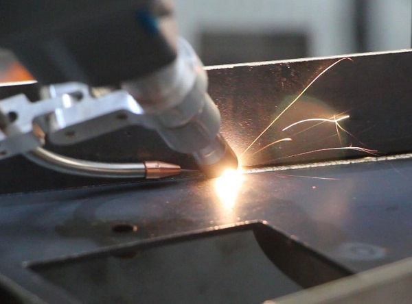 手持式激光焊接机开机步骤