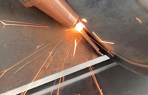 手持连续激光焊接机由哪些参数及配件控制？