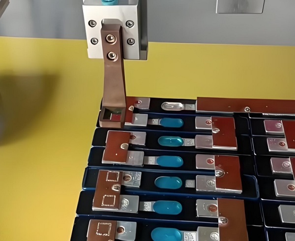 激光焊接锂电池