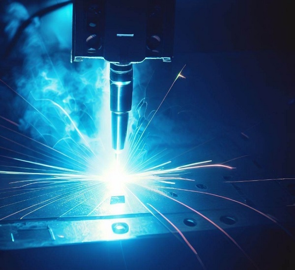 薄板激光焊接机：解决变形与烧穿，让0.5毫米板材焊接更平整