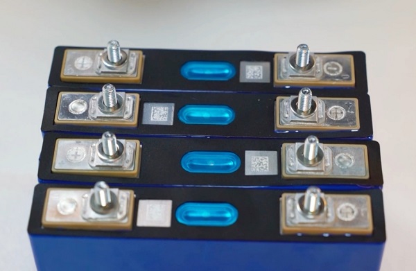 锂电池激光焊接机在焊接过程中,如何避免焊接变形? 锂电池激光焊接机在焊接过程中,如何避免焊接变形?