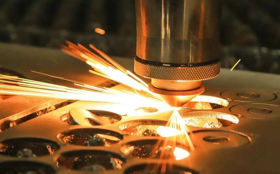 如何调整激光切割机的脉冲频率？