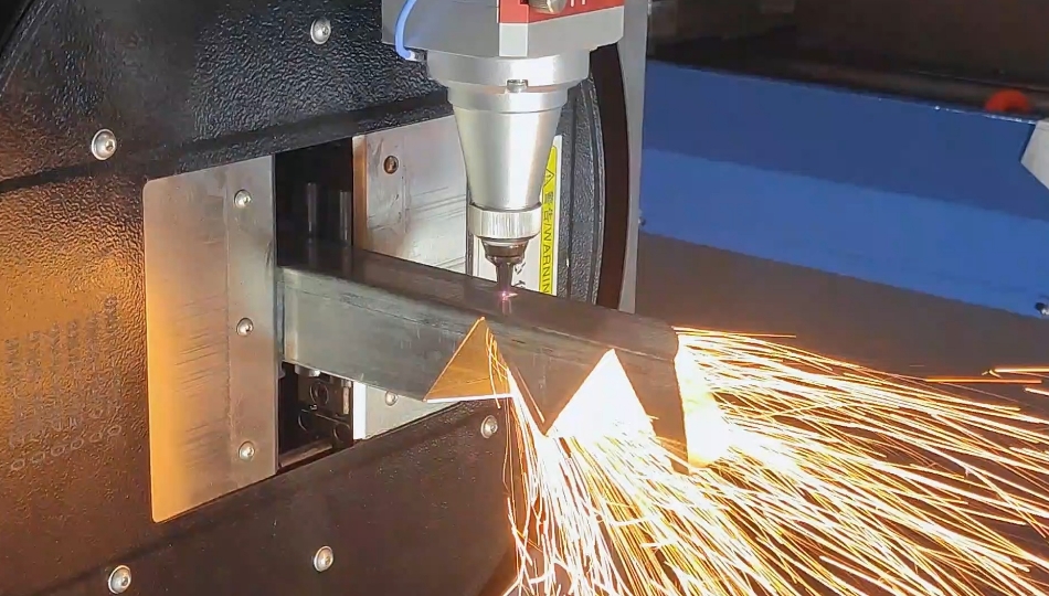 激光切割机能自动收集切割后的废料吗? 激光切割机能自动收集切割后的废料吗?