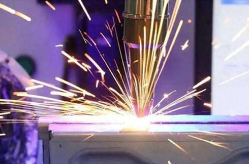 锂电池外壳激光焊接机：新能源锂电制造的精准适配之选