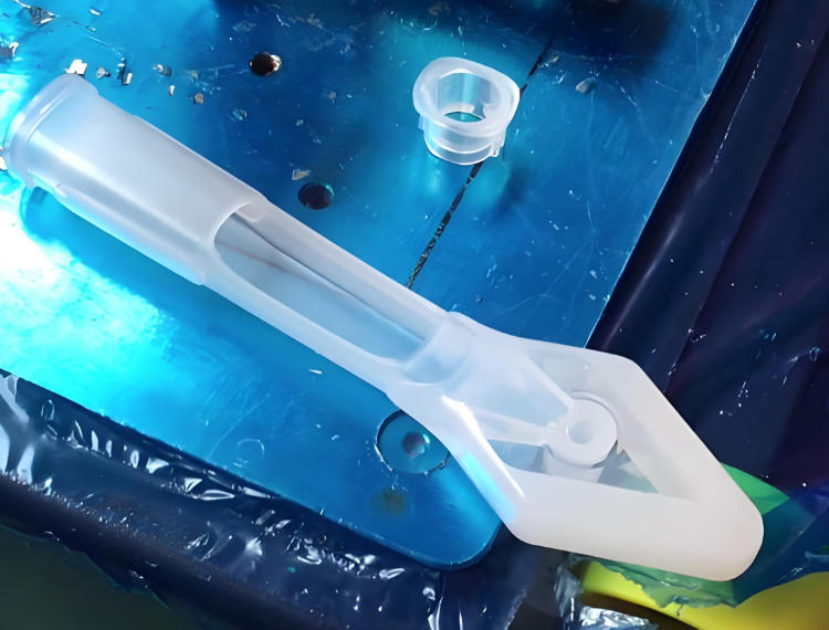 激光模具焊接机：精准修复不同厚度模具的实用方案